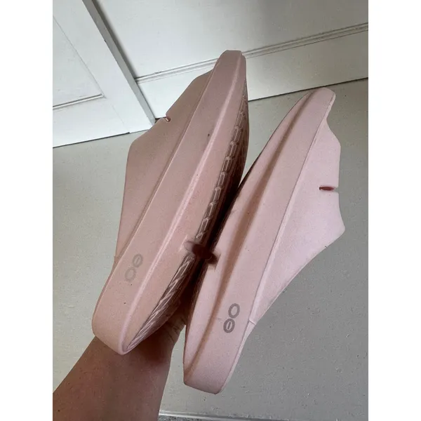 Oofos pink OOahh slide recovery sandals women's size 7 - Image 12
