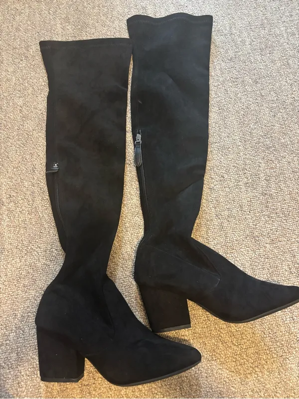Classic Black Over-The-Knee Block Heel Boots - Image 2