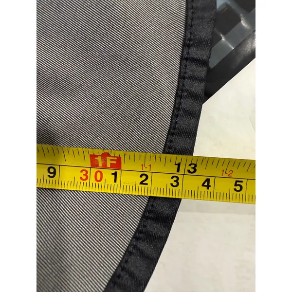 Lululemon Women's‎ Varsity Short Color Black Stretch size 10 Pocket - Image 7