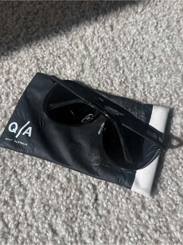 Quay Australia Black Metal Aviator Sunglasses - Image 2