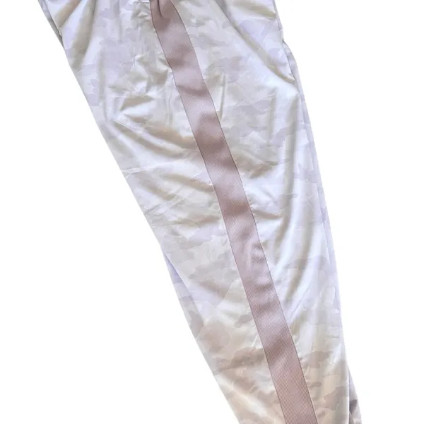 EUC Athleta Brooklyn Lined Camo Jogger Pants Shasta Purple Size 14 Tall - Image 12