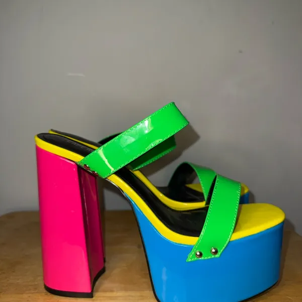 Cape Robbin Neon Colored Double Strap Platform Mule Heels Women’s Size 9 NEW - Image 4