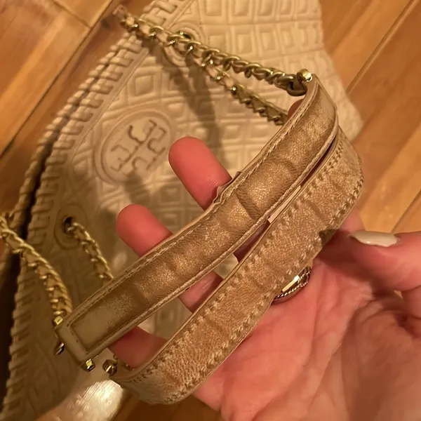 Tory Burch Beige Quilted Leather Marion Tote - Image 16