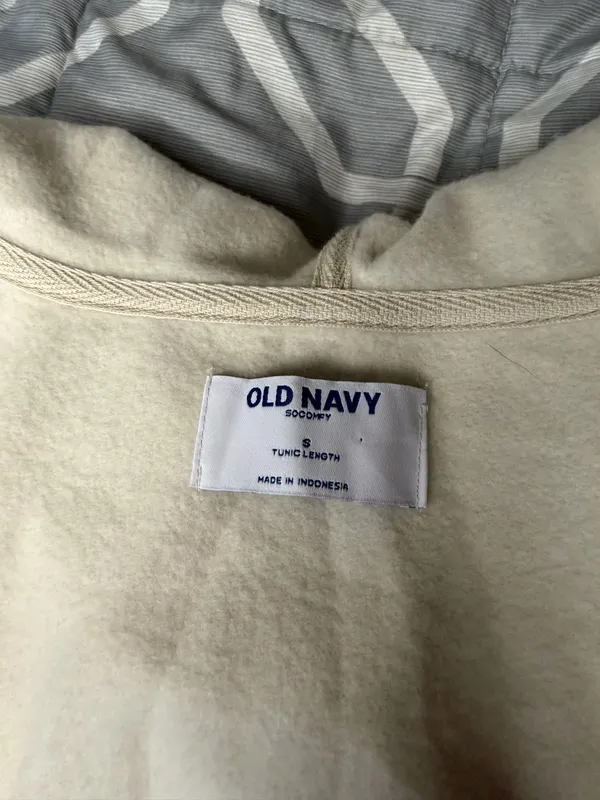 Old Navy Zip-Up Jacket Fleece - Image 3