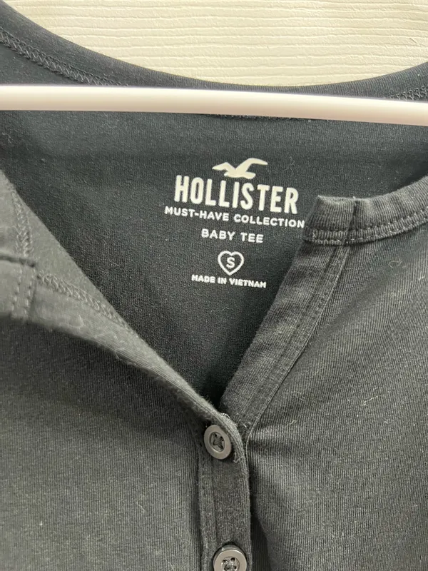 Hollister Button Baby Tee - Image 2