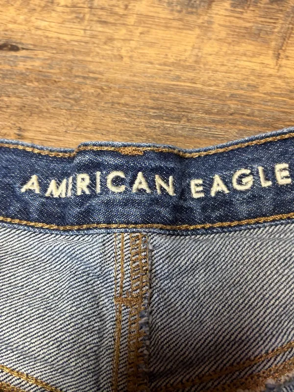 American Eagle 90s Boyfriend Denim Jean Short Womens 6 Distressed Ripped Jorts - Image 5