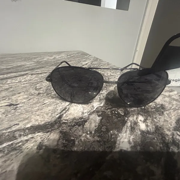 Classic Black Aviator Sunglasses - Image 4
