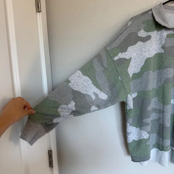 Aerie Camo Quarter Zip Sweatshirt Green Grey Oversized Pullover M Cozy Lounge - Image 3