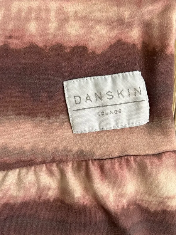 Danskin Lounge purple and pink tie-dye shorts women’s size small - Image 2