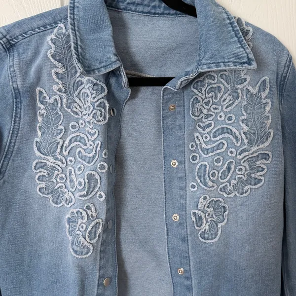 Light Wash Embroidered Denim Shirt Jacket size small - Image 2