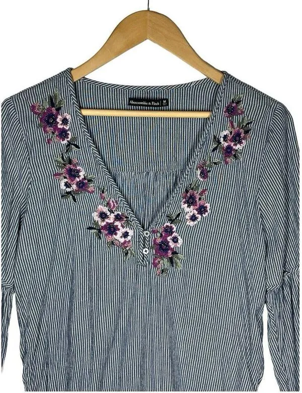 Abercrombie Fitch Top Womens M V Neck Embroidered Cropped Striped Long Sleeves - Image 3