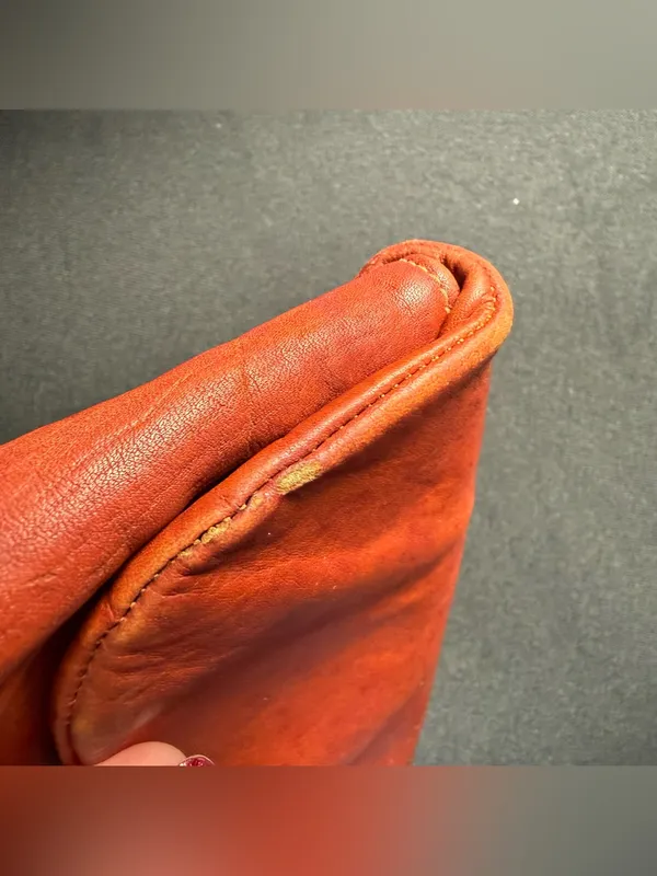 Vintage Fold Over Leather Clutch in Fair Condition - Image 3