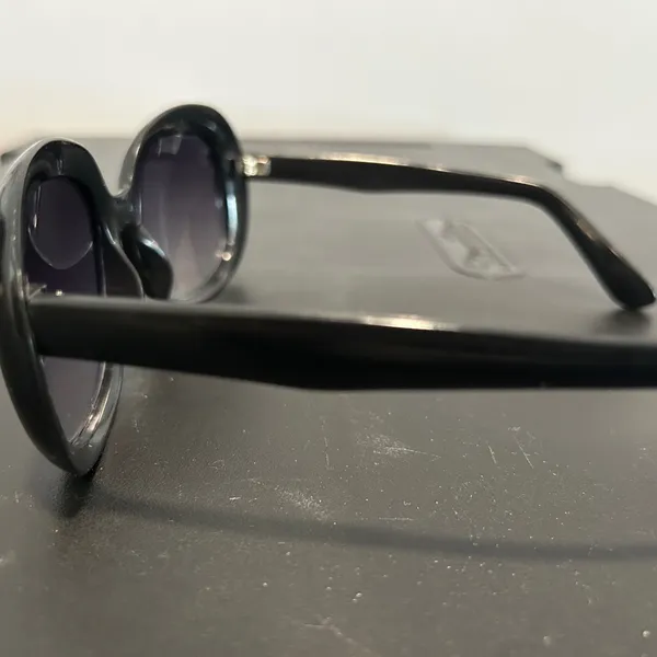 Black Sunglasses - Image 2
