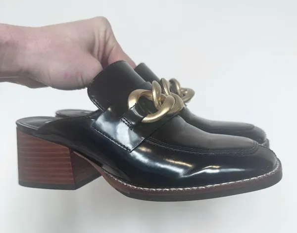 Steve Madden Black Loafers with Gold Chain Sz 6 - Image 10
