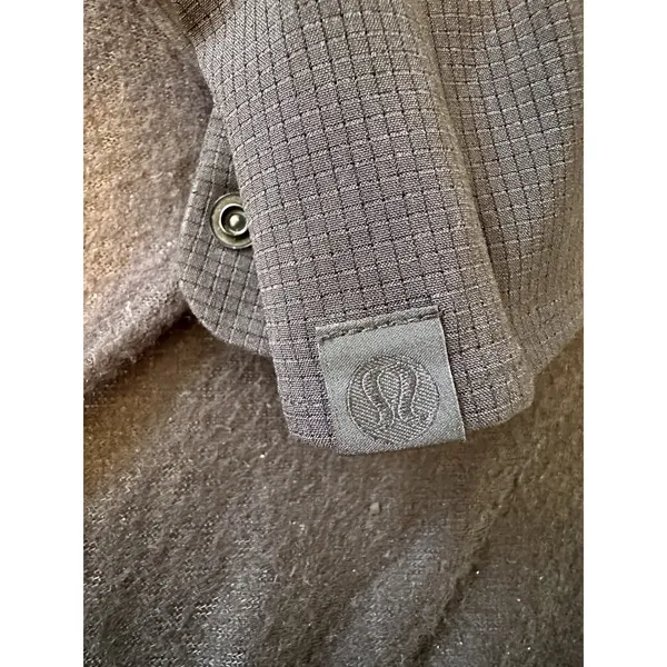 Lululemon Ventlight Button Up Relaxed Fit‎ Breathable Shirt Black Size 6 - Image 7