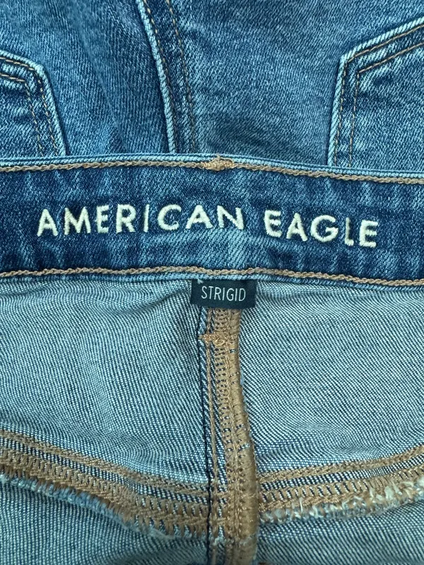 American Eagle Strigid High Rise Mom Jeans Size 18 Long - Image 5