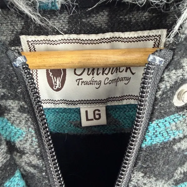 Outback Trading Co women’s Myra Aztec print faux fur lined hooded jacket sz L - Image 3
