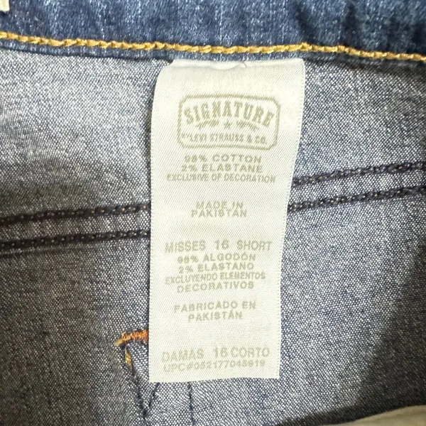 Signature by Levi Strauss & Co Womens Bootcut Jeans Sz 16 Short Medium Wash Blue - Image 6