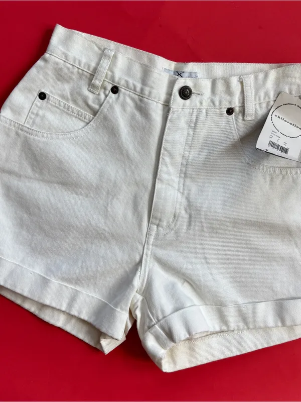 Xhilaration Vintage 90s White Deadstock High-Rise Cuffed Denim Shorts - Image 3