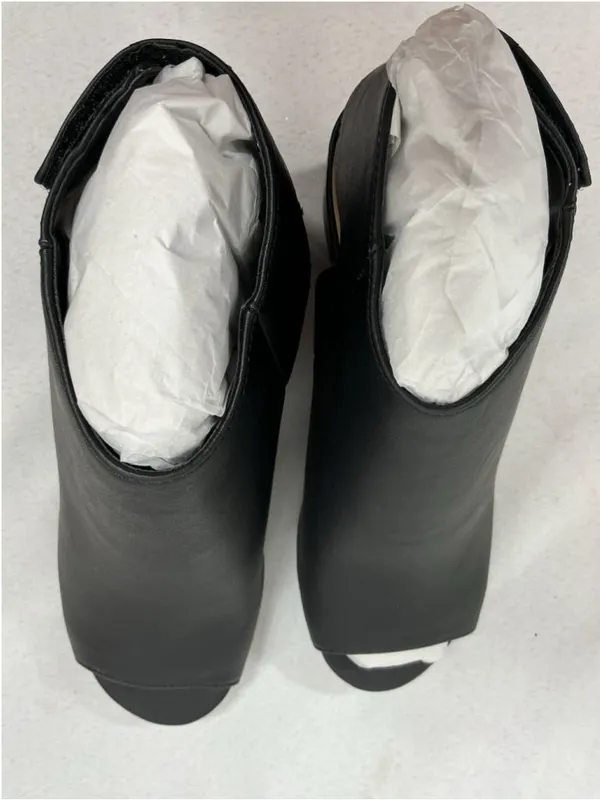 Womans New In Box City Classified Harlyn Peep Toe Sling Back Booties 8 Black - Image 5