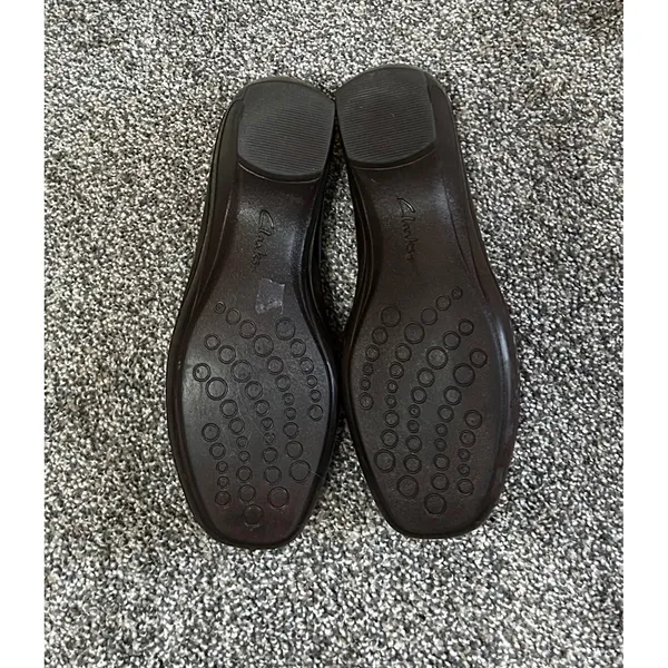 Clarks Susannah Brown Leather Alligator Croc Print‎ Loafers Women's Size 7.5 - Image 9