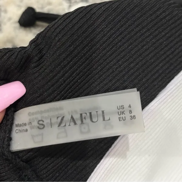 Zaful Monochrome Black & White Halter Bikini - Image 9