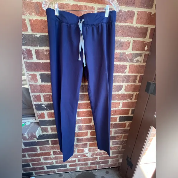 Figs Livingston Navy Scrub Pants Size Medium Tall - Image 4