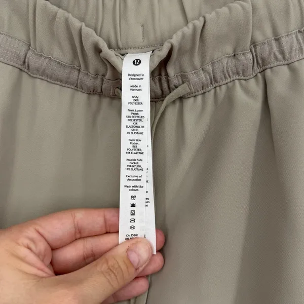 Lululemon All Yours Cargo‎ Jogger Women's 2 Sand Beige Lightweight Pants - Image 5