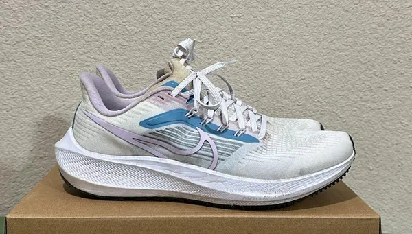 Nike Air Zoom Pegasus 39 'White Cerulean' Sneakers - Image 3