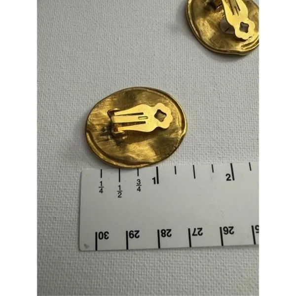 80's Vintage Womens Chunky Gold Tone Conclave Leafy‎ Oval Clip On Earrings Money - Image 4
