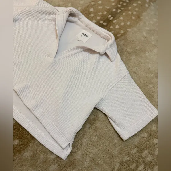 Aerie open collared white ribbed crop t-shirt women’s size small - Image 3
