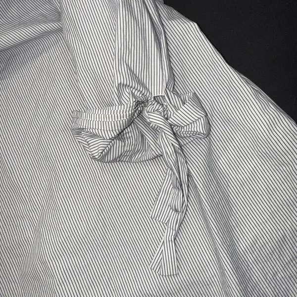 Babaton‎ Aritzia Cold Shoulder Blue Stripe Preppy Quiet Luxury Designer Blouse M - Image 8
