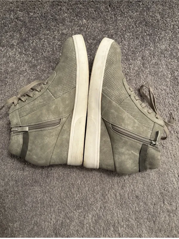 Journee Collection Women's High-Top Sneakers in Light Gray Size 11 - Image 2