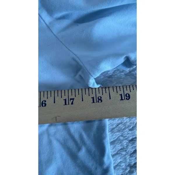 Lululemon Womens Light Blue V-Neck Short Sleeve Cropped flaw cut Tee Shirt - Image 7