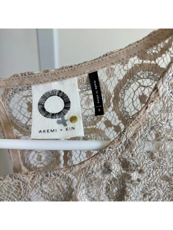 Anthropologie Akemi + Kin EUC Women's Lyra Lace Metallic Top (missing cami) S - Image 2