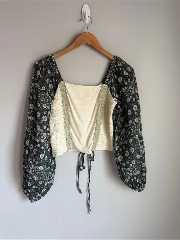 Anthropologie Forever That girl Smocked Balloon-Sleeve Top Small - Image 3
