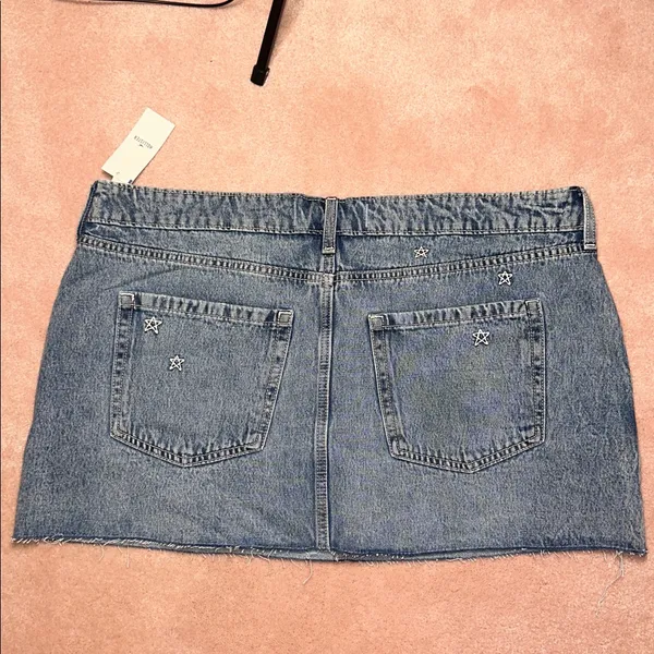 Hollister Low-Rise Star Embroidered Denim Mini Skort NWT - Image 7