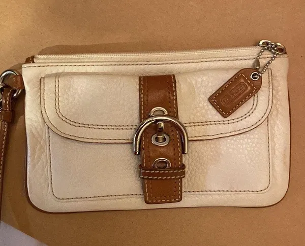 Coach Leather Cream & Brown Wristlet - Image 6