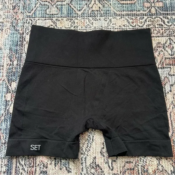 Set Active Gym Biker Shorts SportyShort Size Medium Seamless 4” Athletic Shorts - Image 8