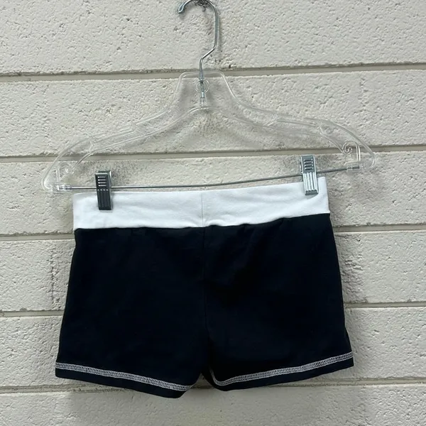Brandy Melville Black & White Madelyn Contrast Lounge Shorts one size - Image 6