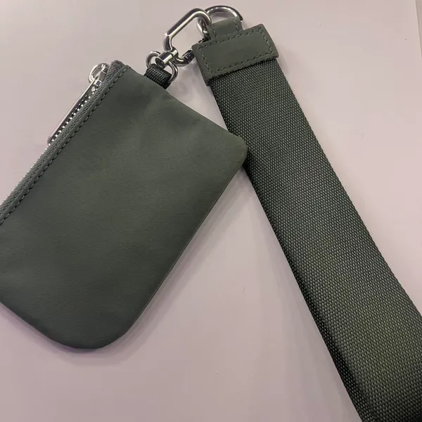lululemon wristlet and wallet - Image 3