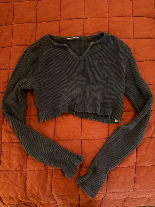 Brandy Melville Cropped Sweater - Image 2