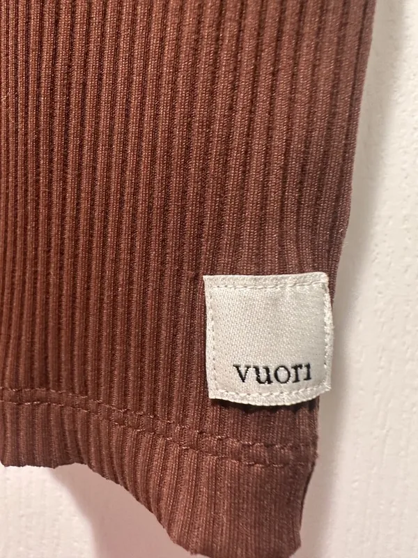 Vuori - Ribbed Crop Tank Top in Terracotta - NWOT! - Image 3