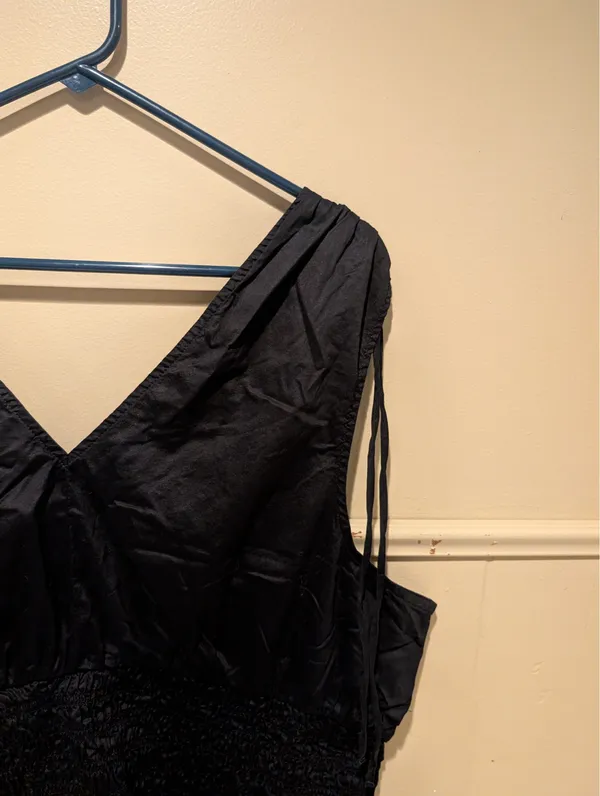 Old Navy V-neck Tank Top - Image 9