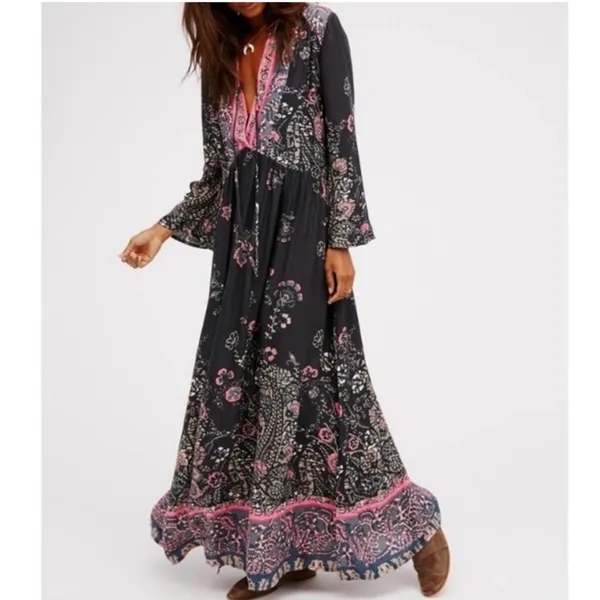 Free People Maxi Dress Size Large Black and Pink Long Sleeve Boho - Image 2