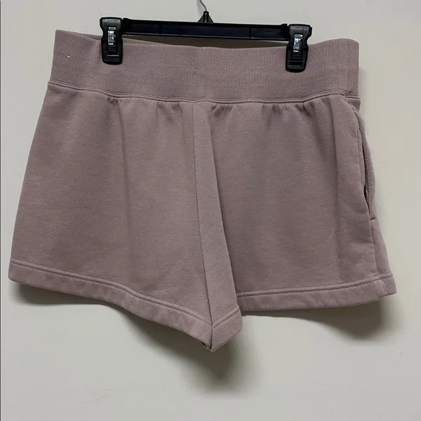 NWOT Nike Women's Loose Fit Mauve Sweatshorts size XL - Image 4