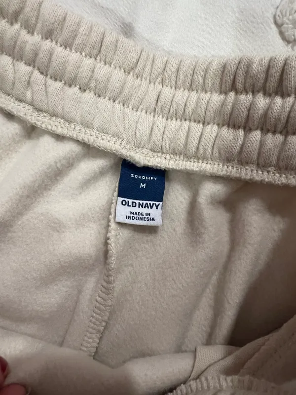Old Navy Cream Sweatpants - Image 5