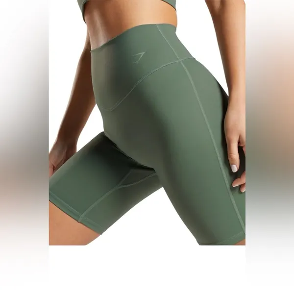 Ladies Gymshark Olive 8” High Rise Bicycle Shorts Size Small - Image 2