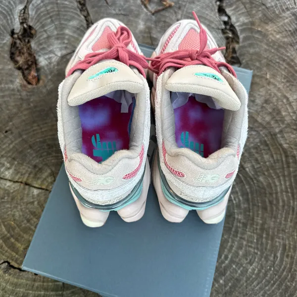 New Balance Women's Pink Coral & Mint Chunky Sneakers Girl size 4.5 - Image 7