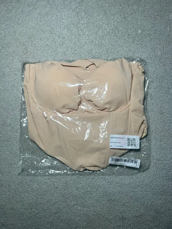 NWT Tie Shoulder Crop Bustier Bandana Cami Top - Image 5